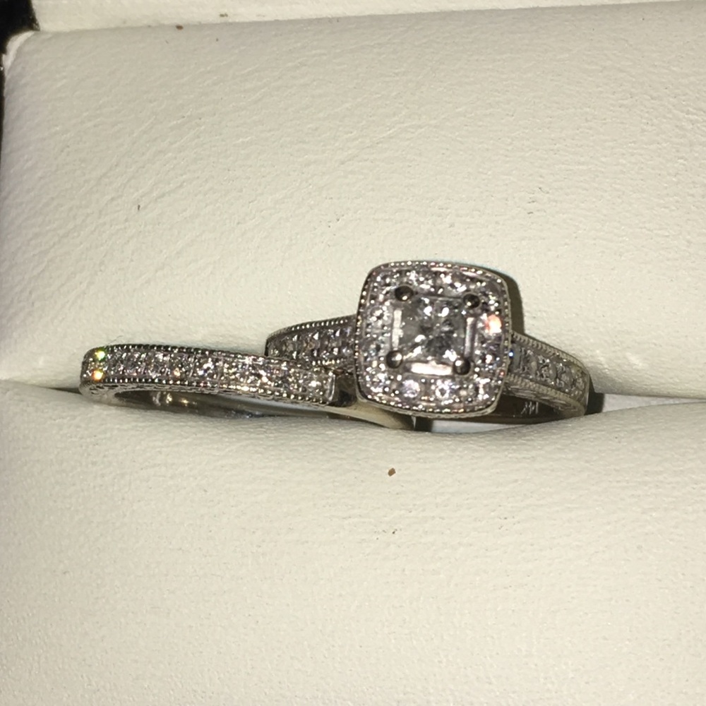 Kay’s Ring Set (engagement ring + wedding band)